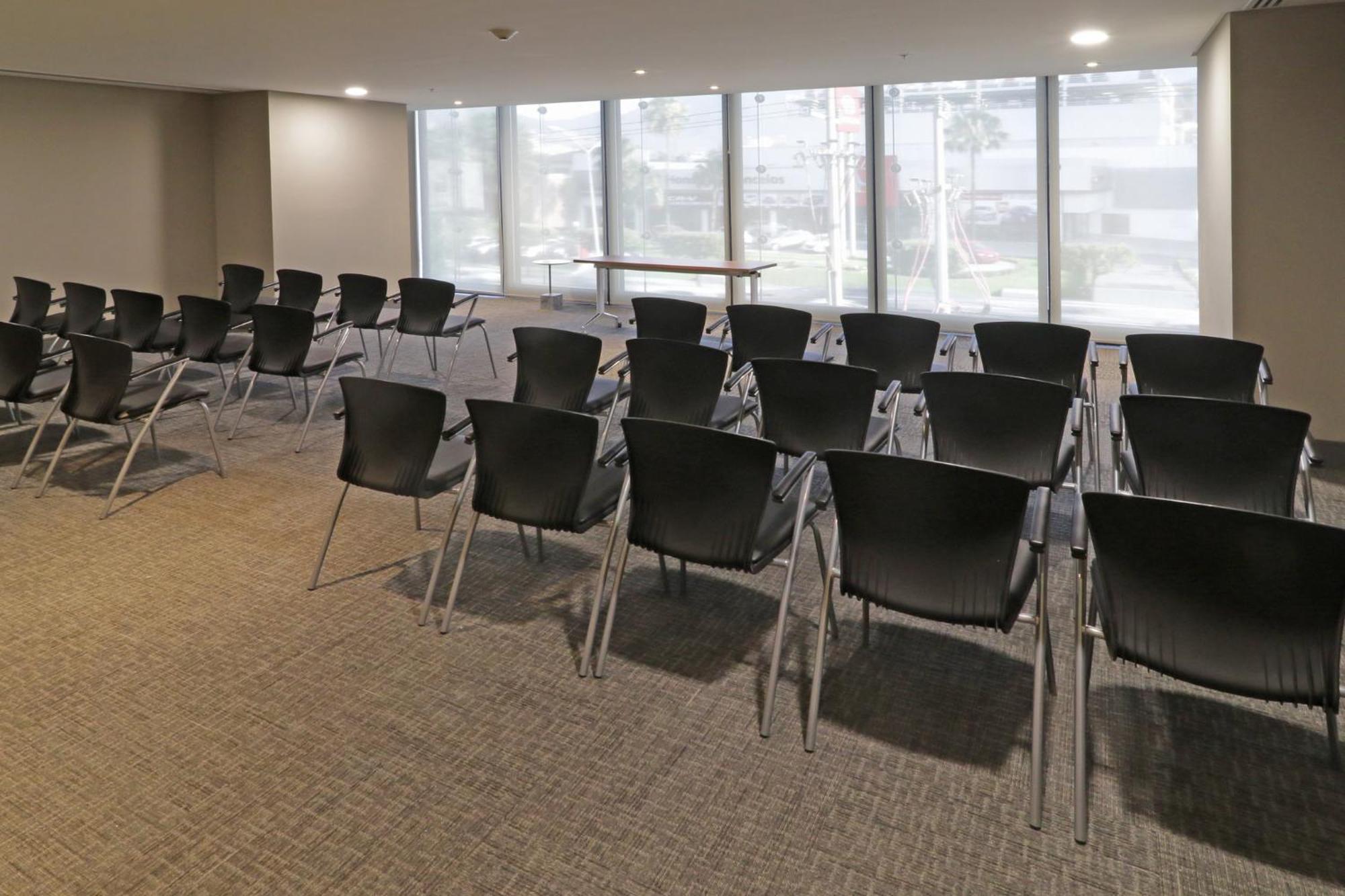 Holiday Inn Express & Suites Monterrey Valle By Ihg San Pedro Garza Garcia Экстерьер фото