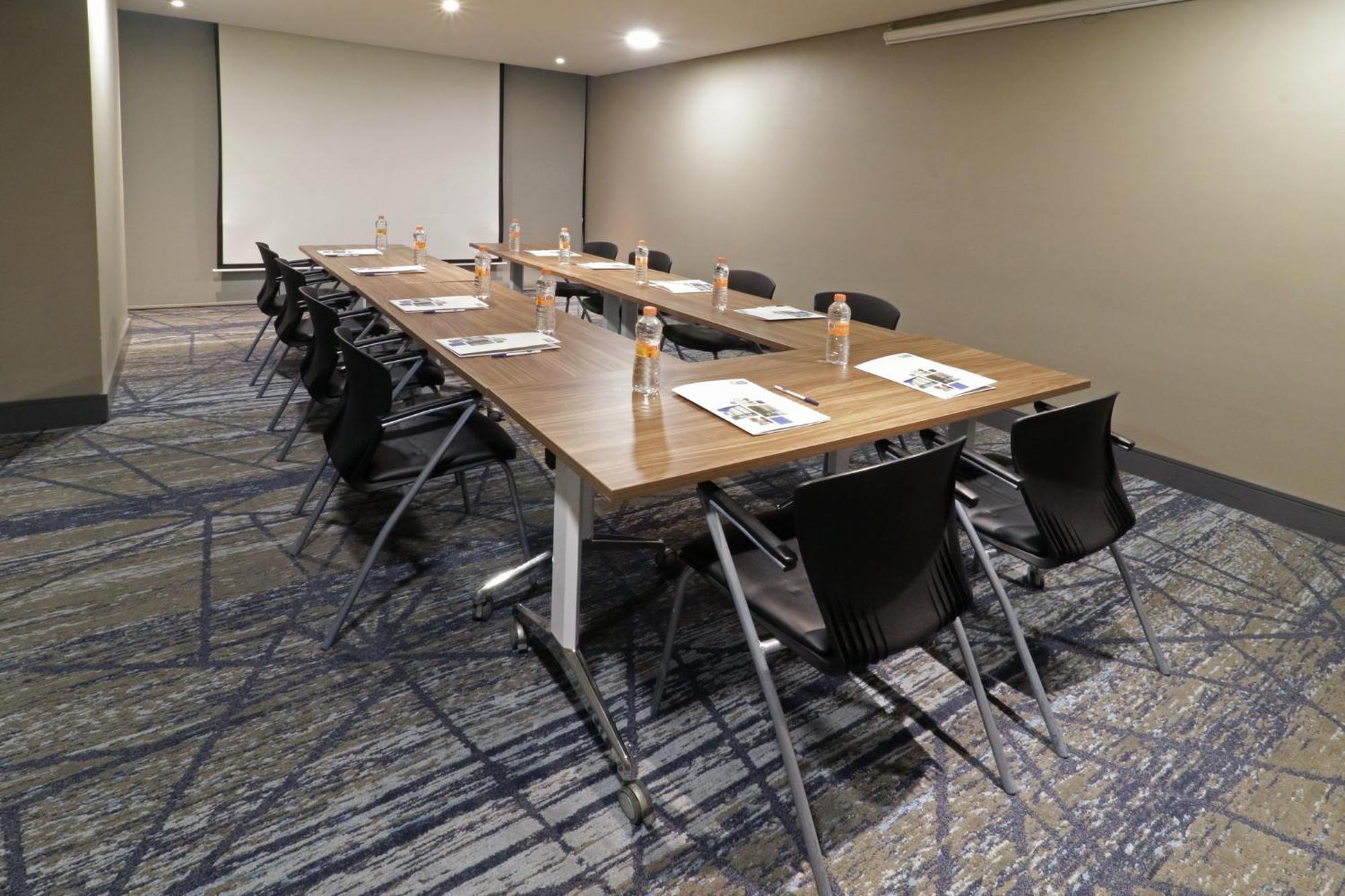 Holiday Inn Express & Suites Monterrey Valle By Ihg San Pedro Garza Garcia Экстерьер фото