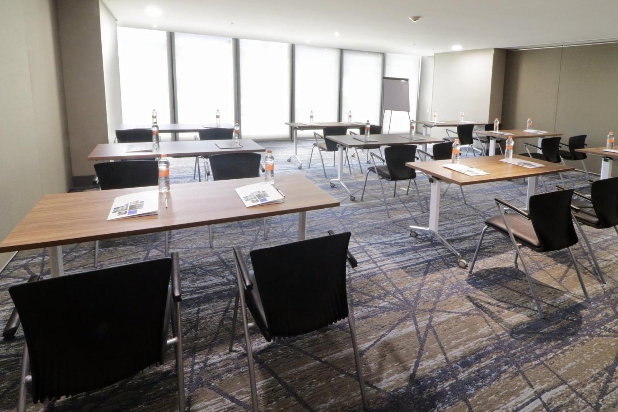Holiday Inn Express & Suites Monterrey Valle By Ihg San Pedro Garza Garcia Экстерьер фото