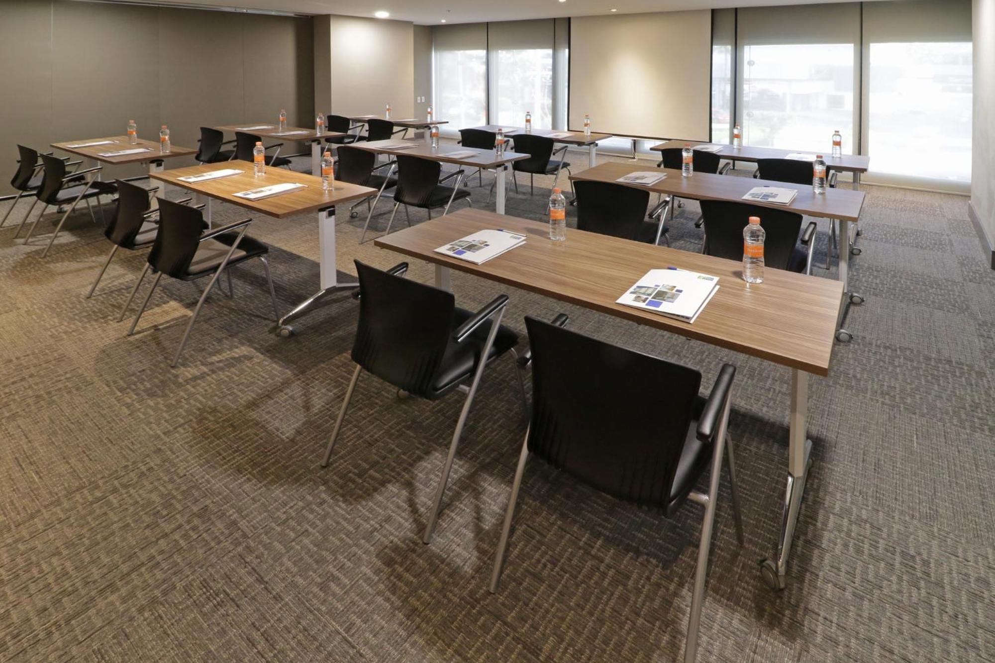 Holiday Inn Express & Suites Monterrey Valle By Ihg San Pedro Garza Garcia Экстерьер фото