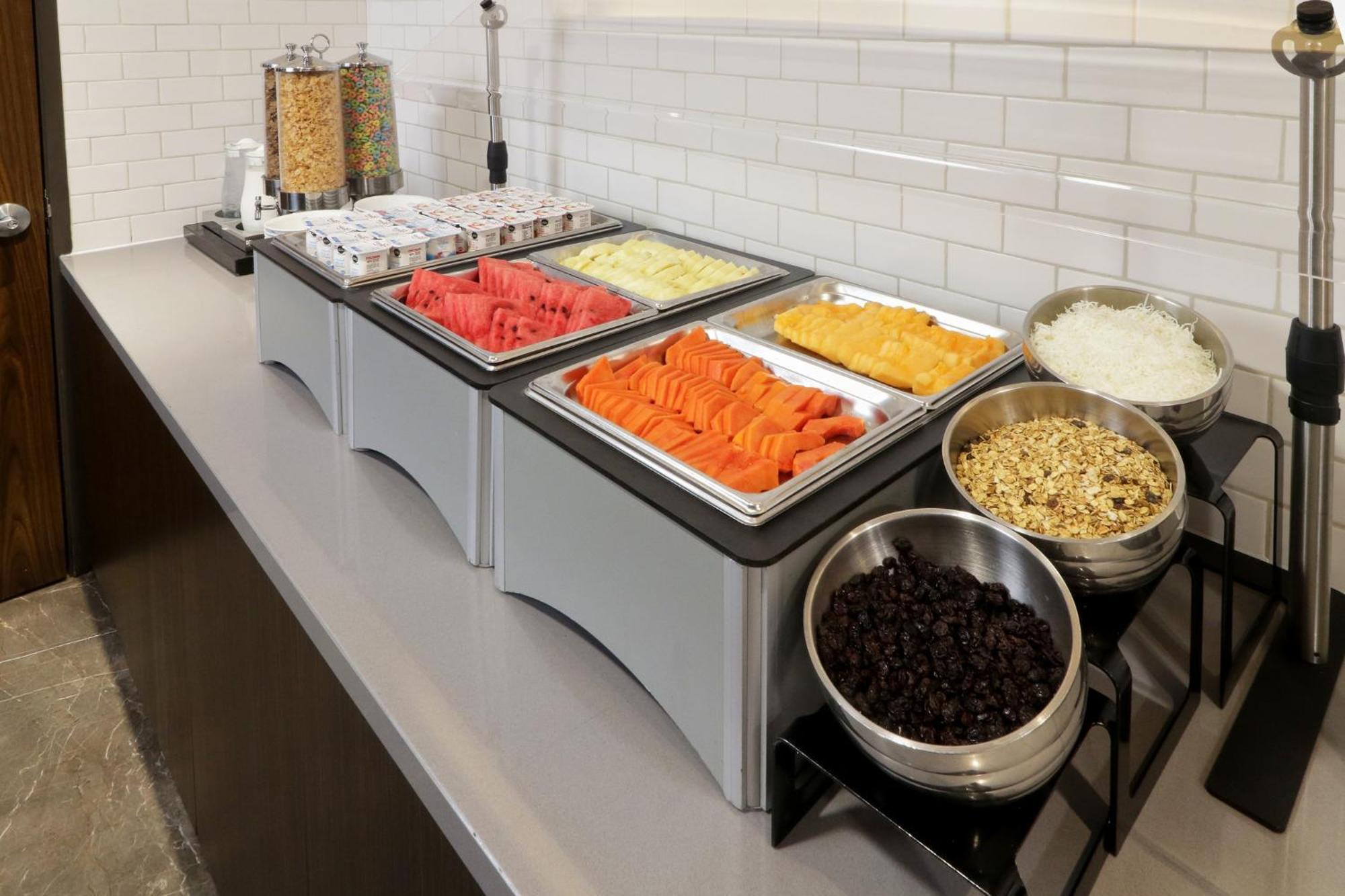 Holiday Inn Express & Suites Monterrey Valle By Ihg San Pedro Garza Garcia Экстерьер фото
