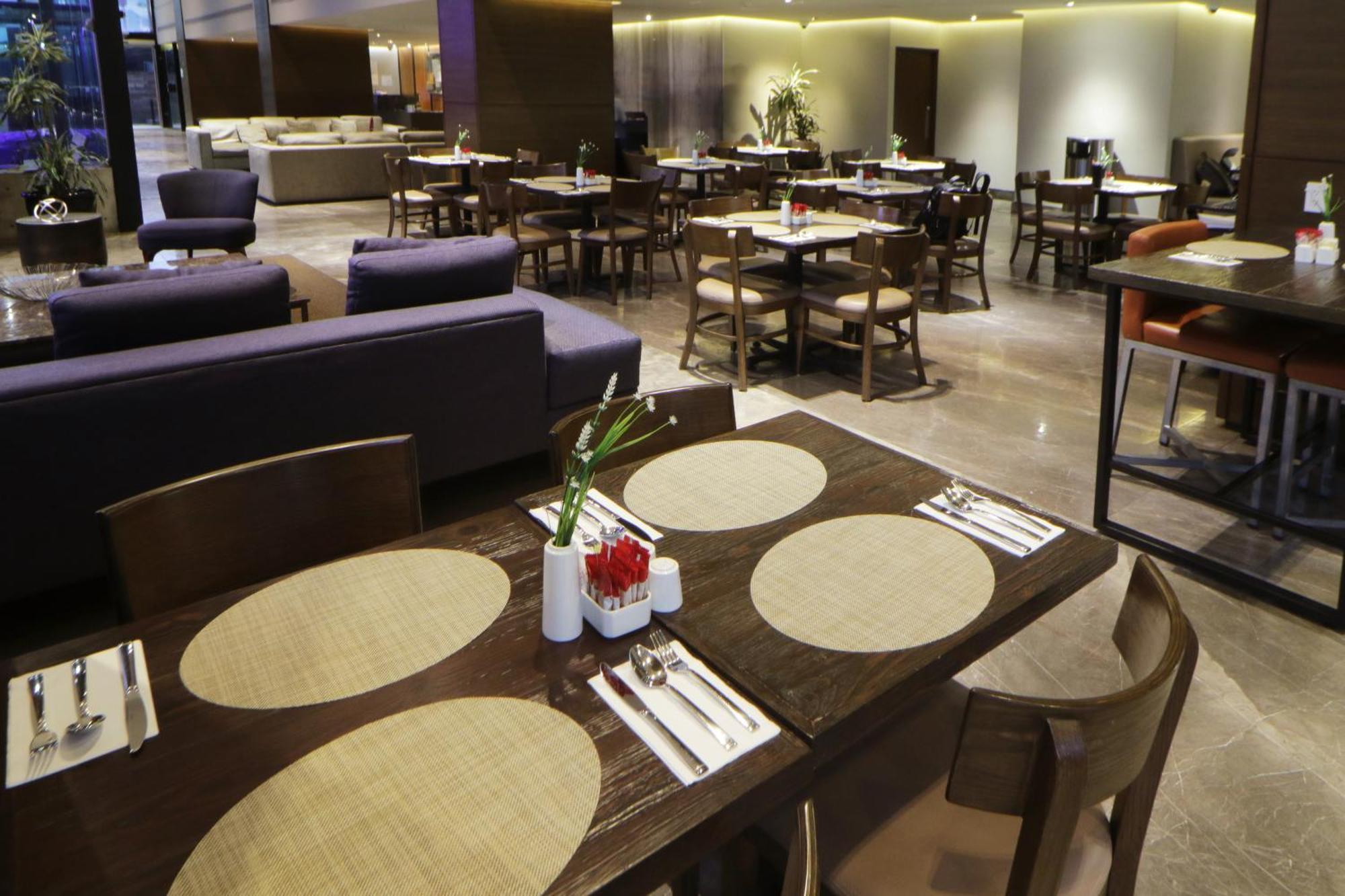 Holiday Inn Express & Suites Monterrey Valle By Ihg San Pedro Garza Garcia Экстерьер фото